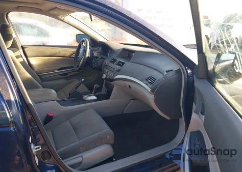 2008 Honda Accord 2.4 Ex from USA, damaged, VIN 1HGCP26728A015597